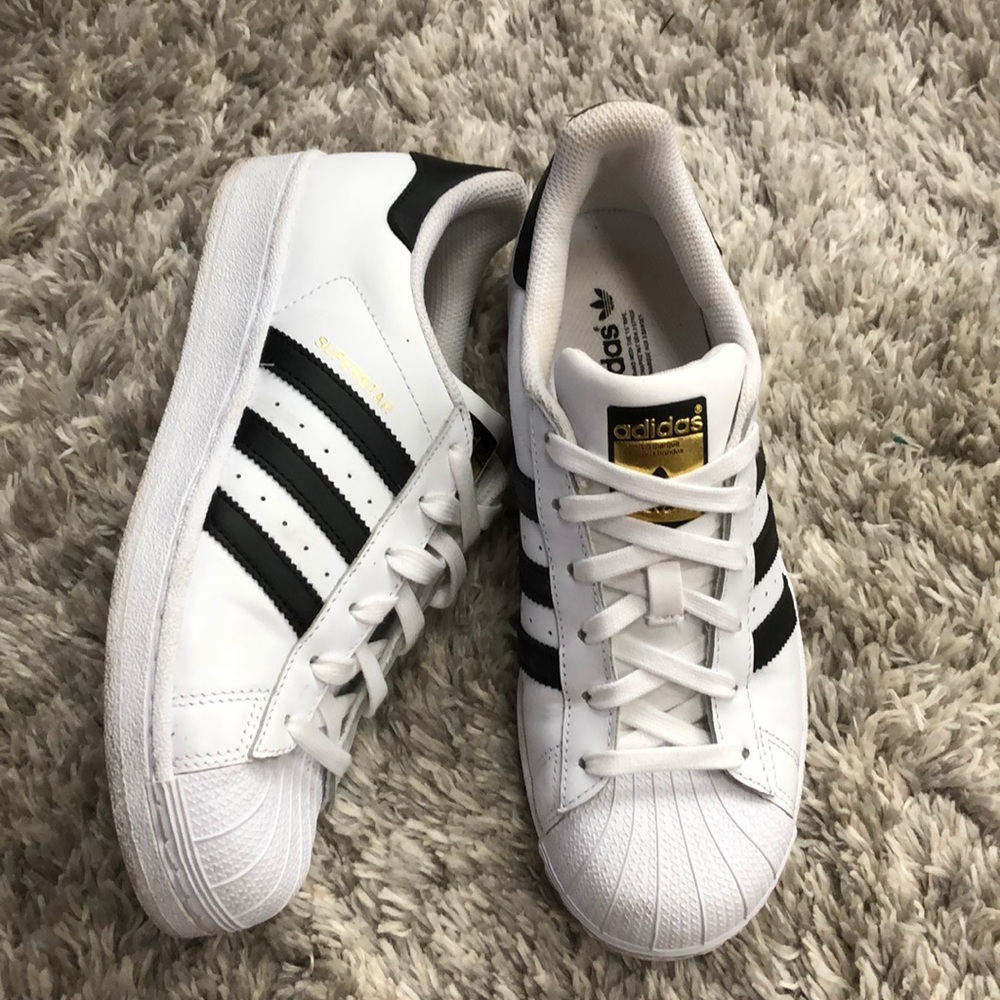 Adidas superstars